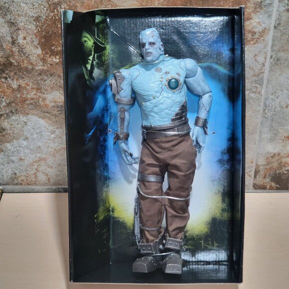 Jakks Pacific Van Helsing Frankensteins Monster Slayer Action Figure 2004 - Picture 9 of 10